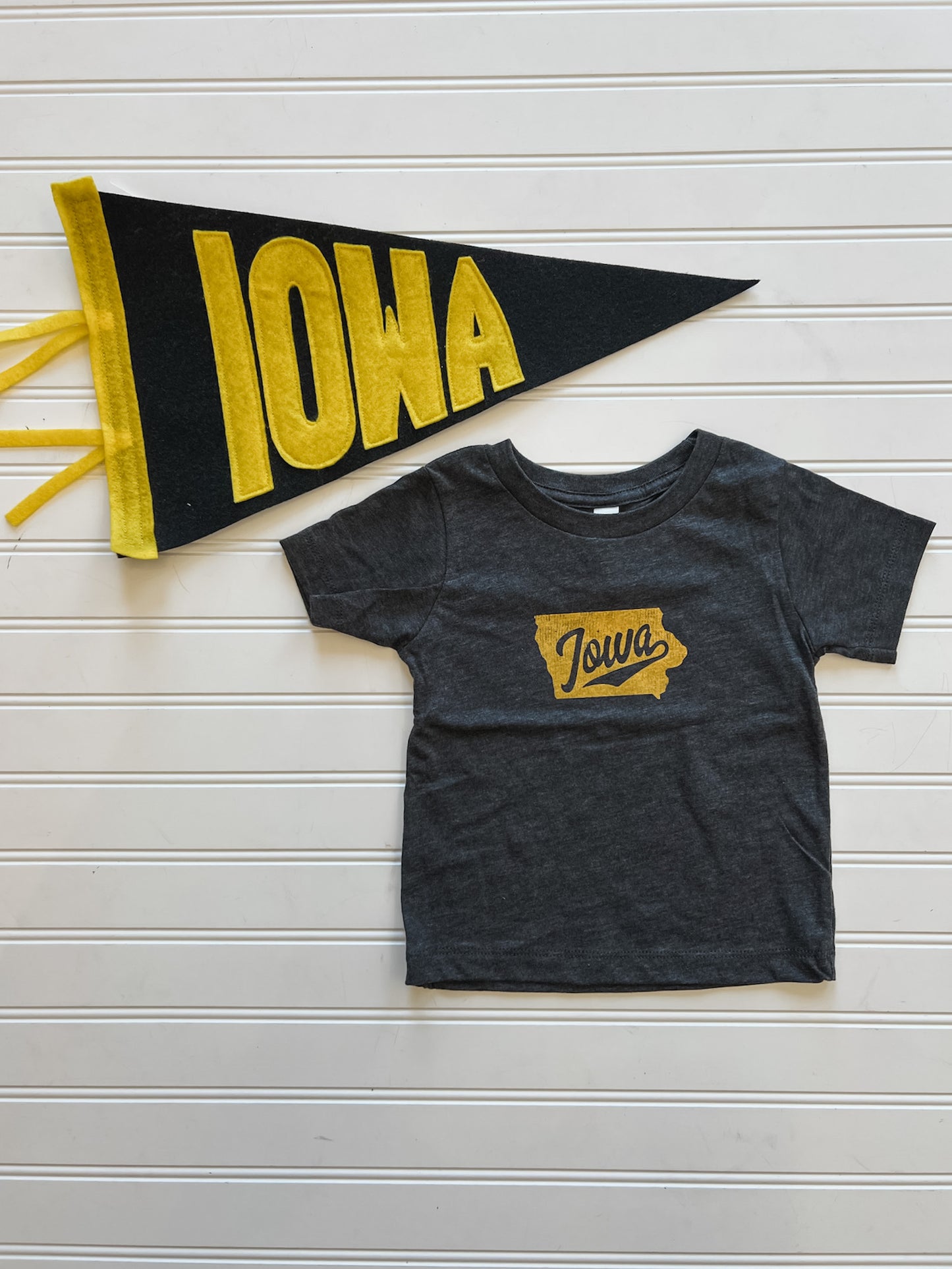 Iowa Tee | Dark Heather Grey