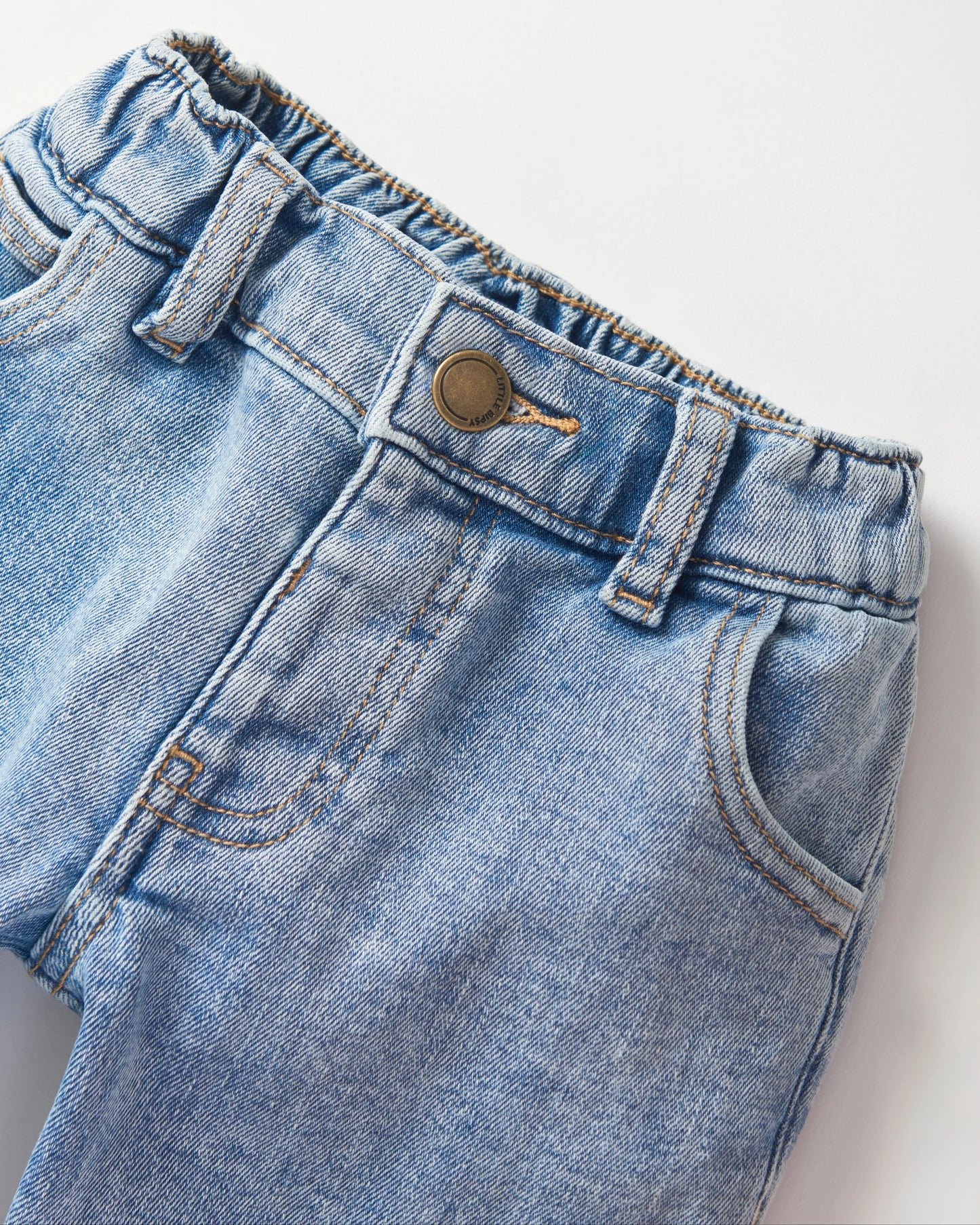 Straight Leg Jean | Light Wash