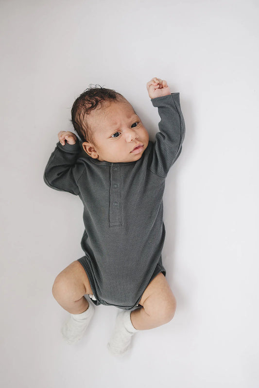 Organic Cotton Long Sleeve Ribbed Bodysuit | Charcoal
