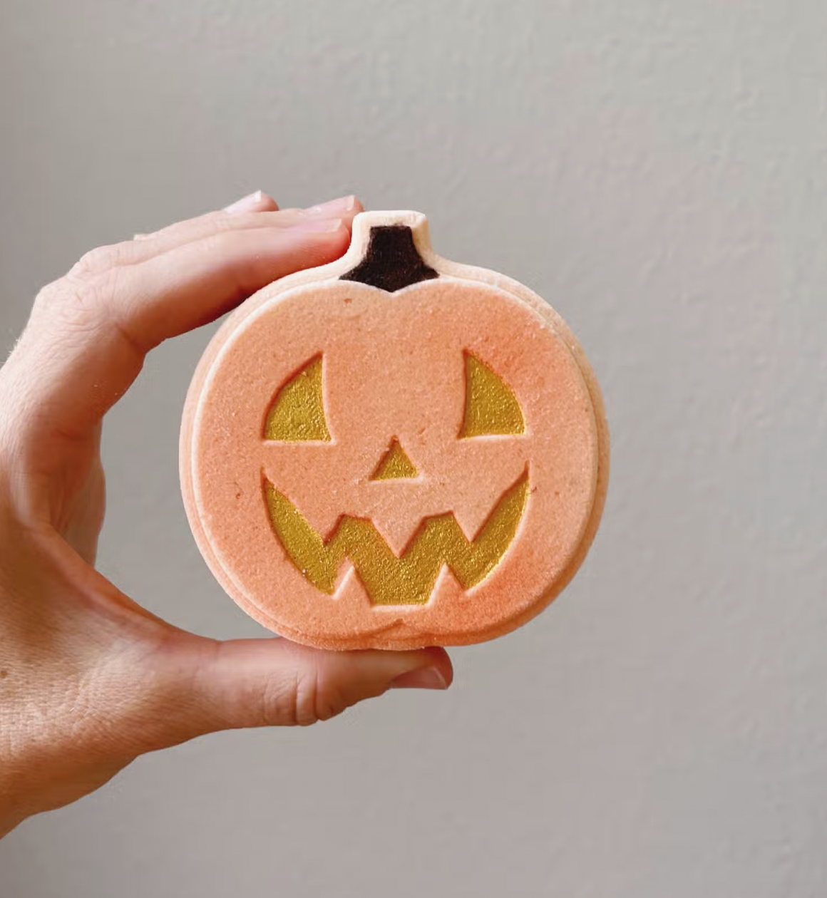 Jack-O-Lantern Bath Bomb