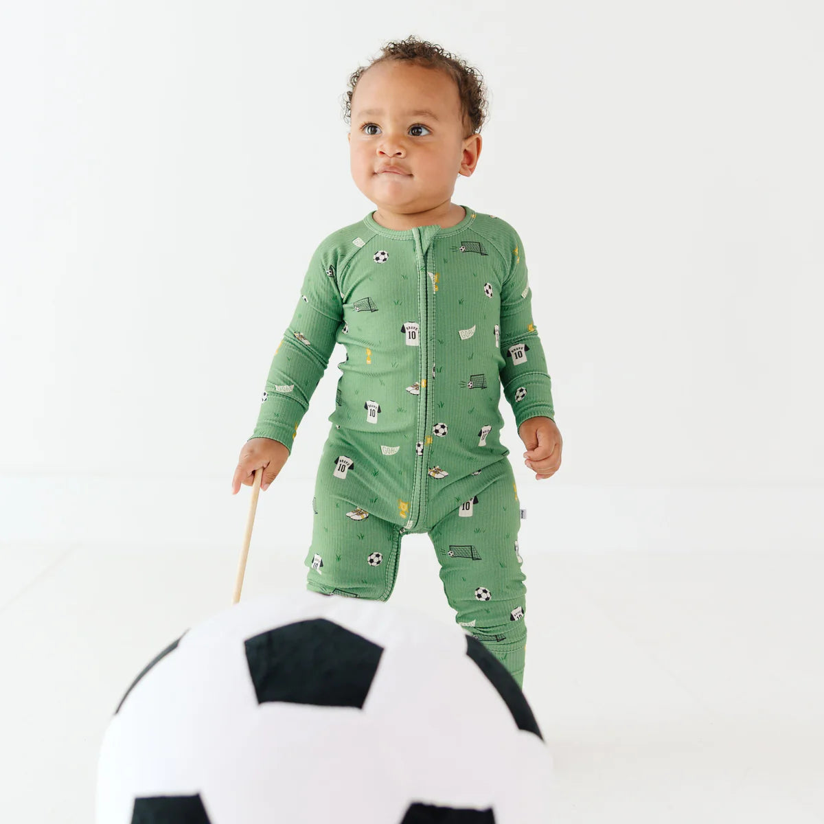 Bamboo Zip Sleeper w/ Fold-Over Feet | Soccer (Small Ribbed)