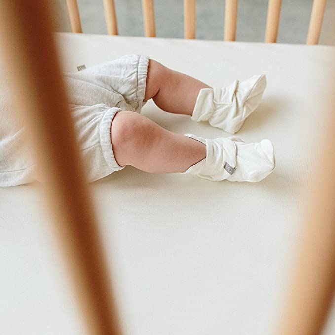 Organic Cotton Stay-On Baby Booties | Cloud