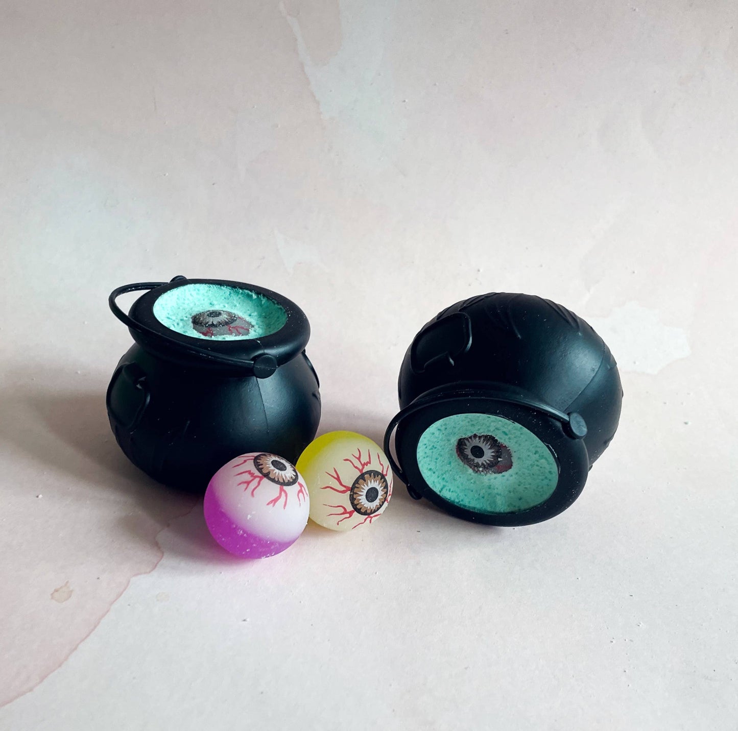 Cauldron Bath Bomb (with hidden toy!)