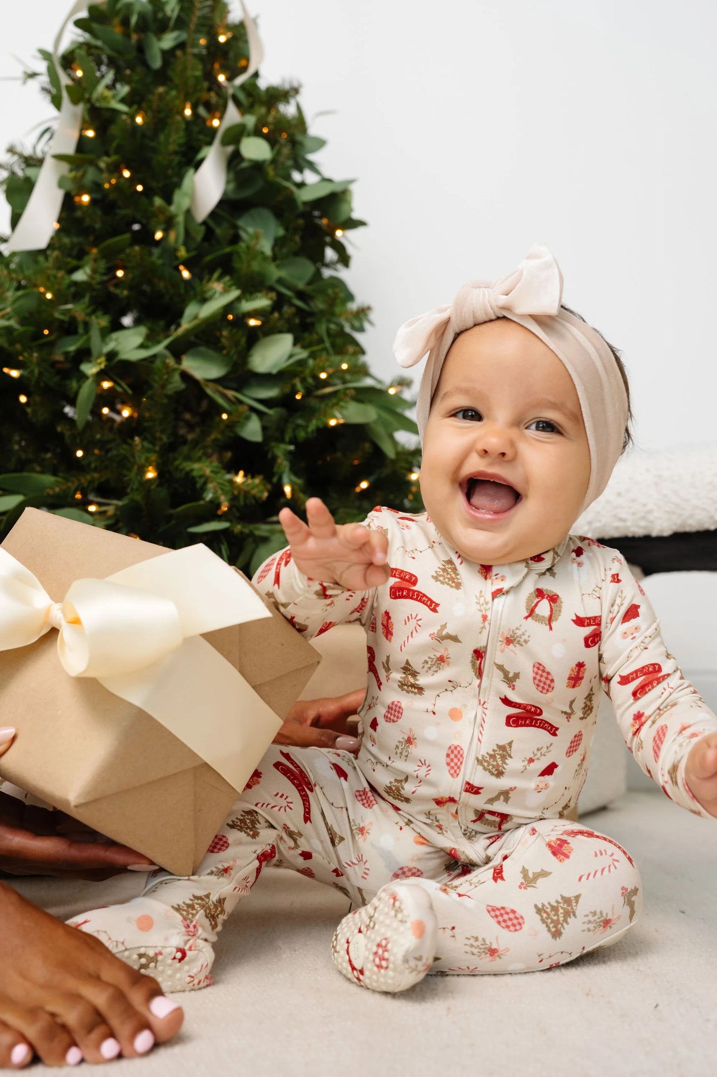 Mistletoe Zipper Footie