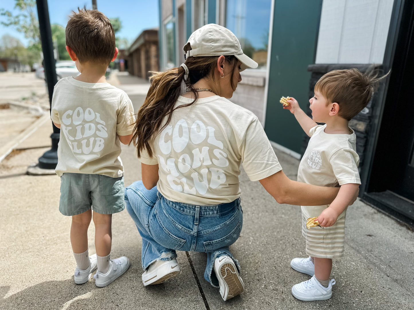 COOL MOMS CLUB Tee | Natural