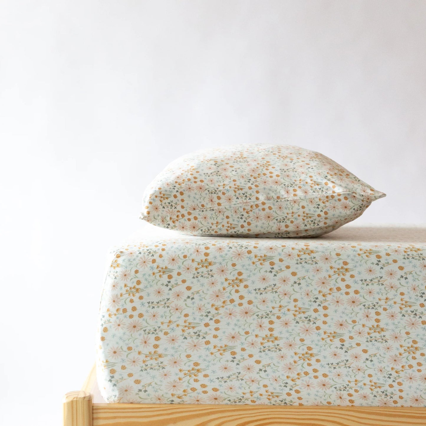 Twin Sheet w/ Pillow Case | Whimsical Floral