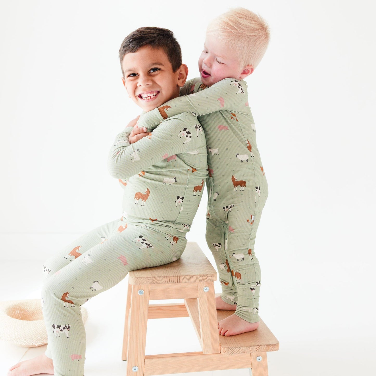 Bamboo Sleeper w/ Fold-Over Feet  | Farm Animals