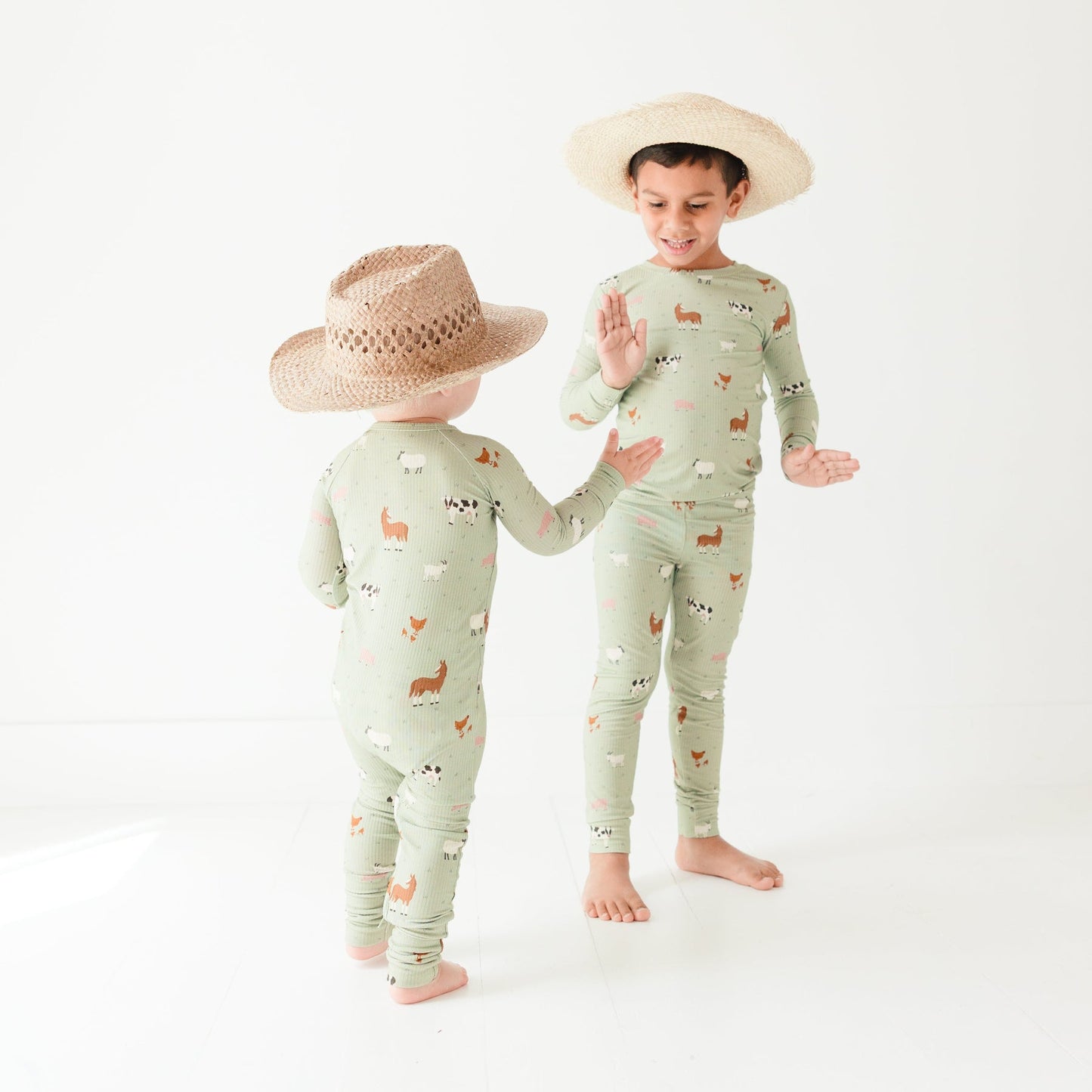 Bamboo Sleeper w/ Fold-Over Feet  | Farm Animals