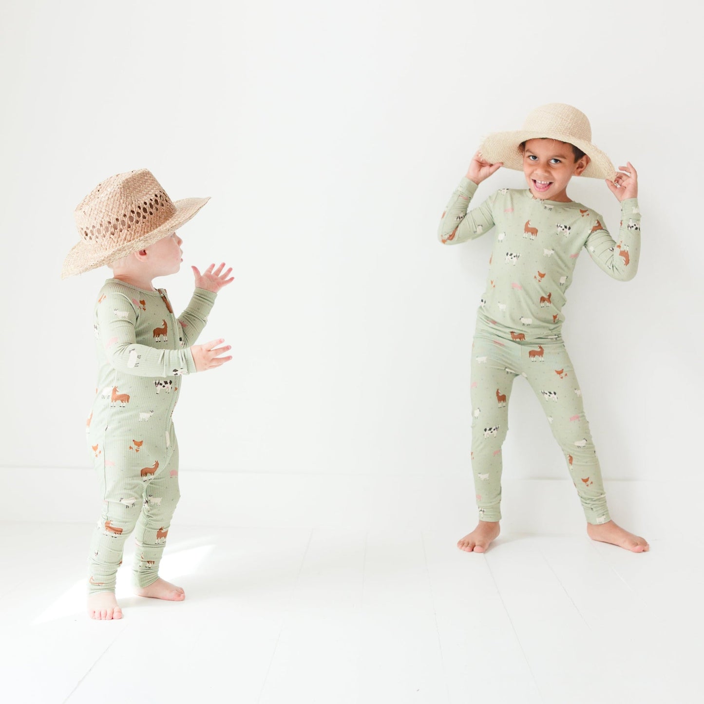 Bamboo Sleeper w/ Fold-Over Feet  | Farm Animals