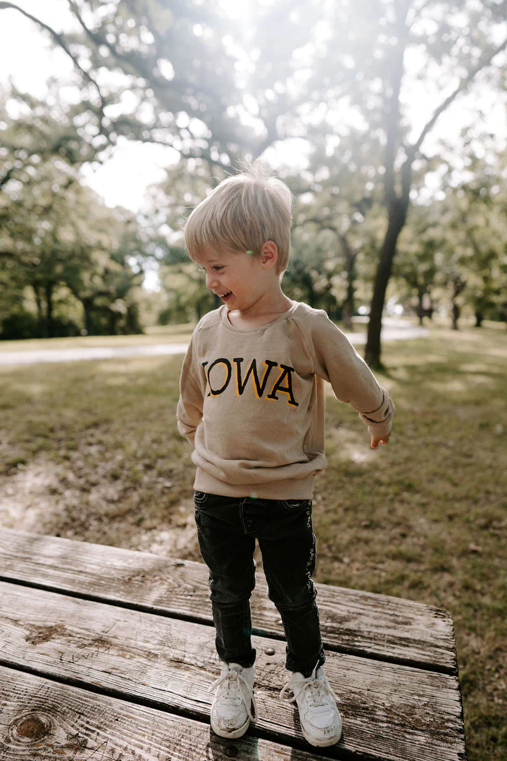 Iowa Pullover | Wheat