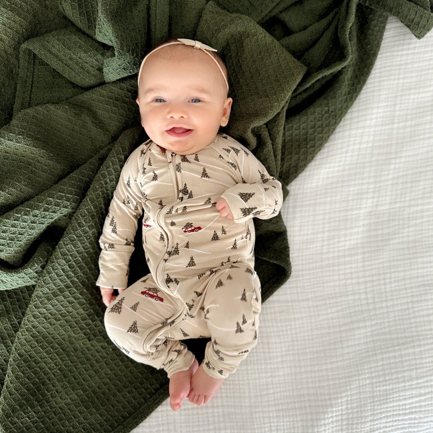 Bamboo Sleeper w/ Fold-Over Feet | Winter Wonderland