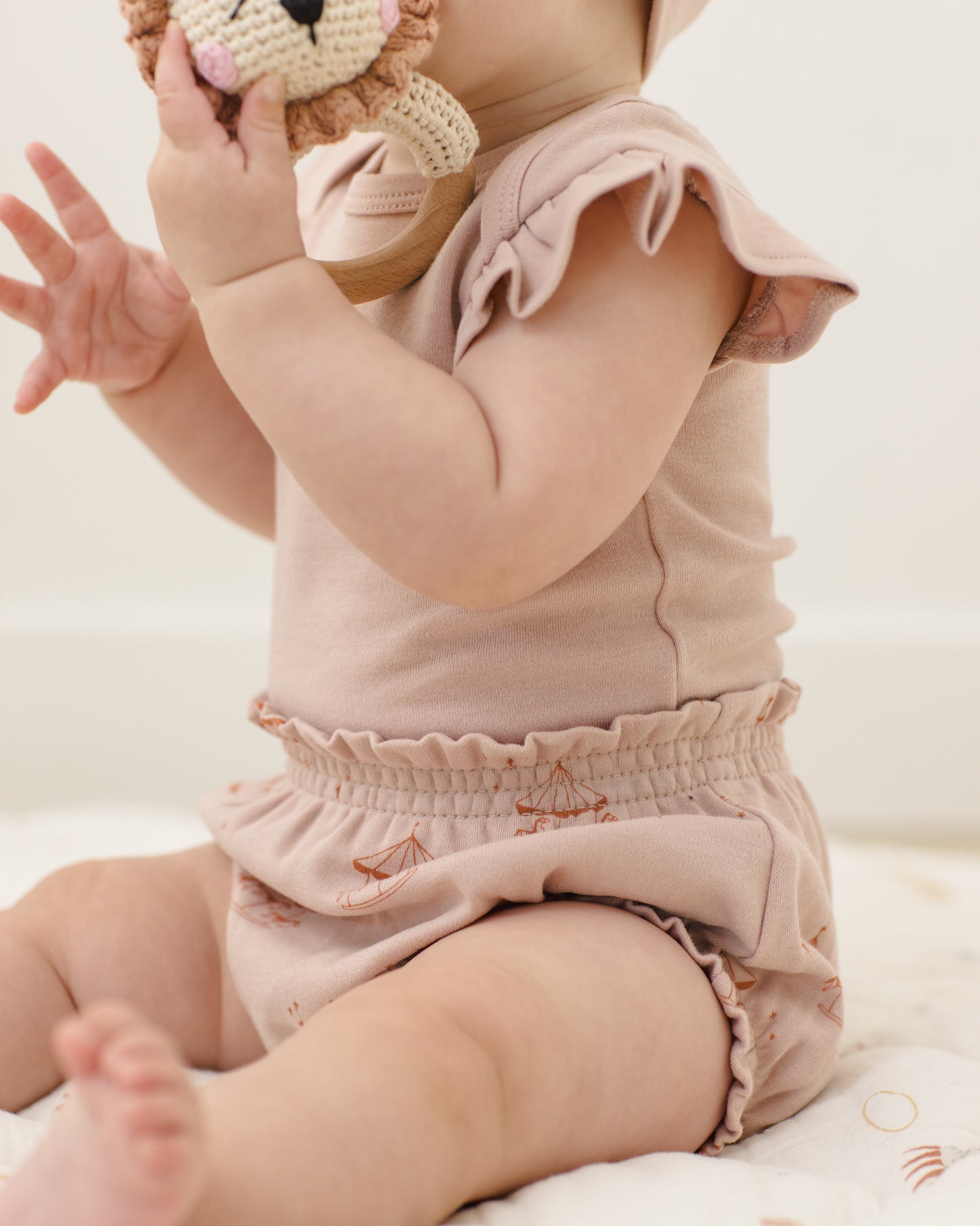 Flutter Sleeve Bodysuit || Blush