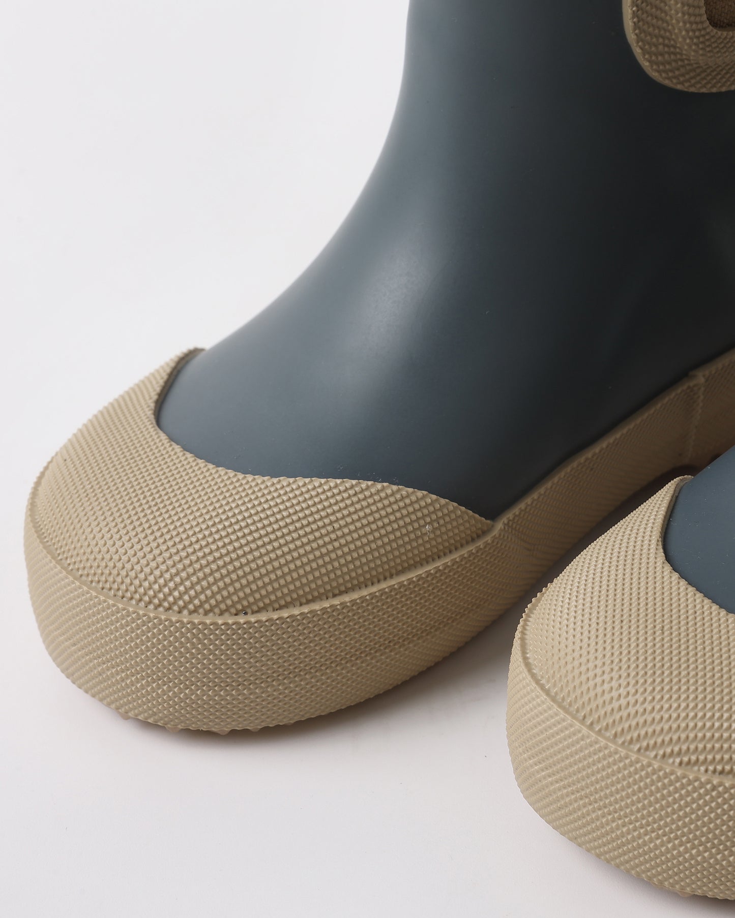 Rain Boots || Ocean