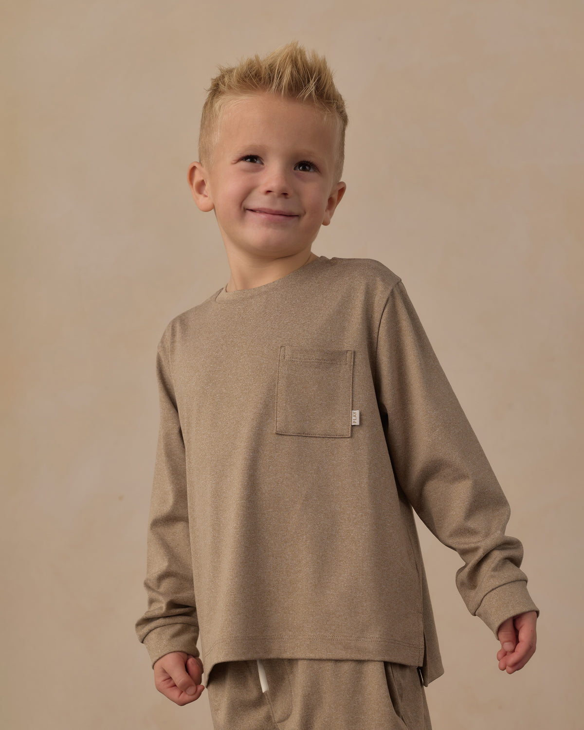 Long Sleeve Pocket Tee | Heathered Olive