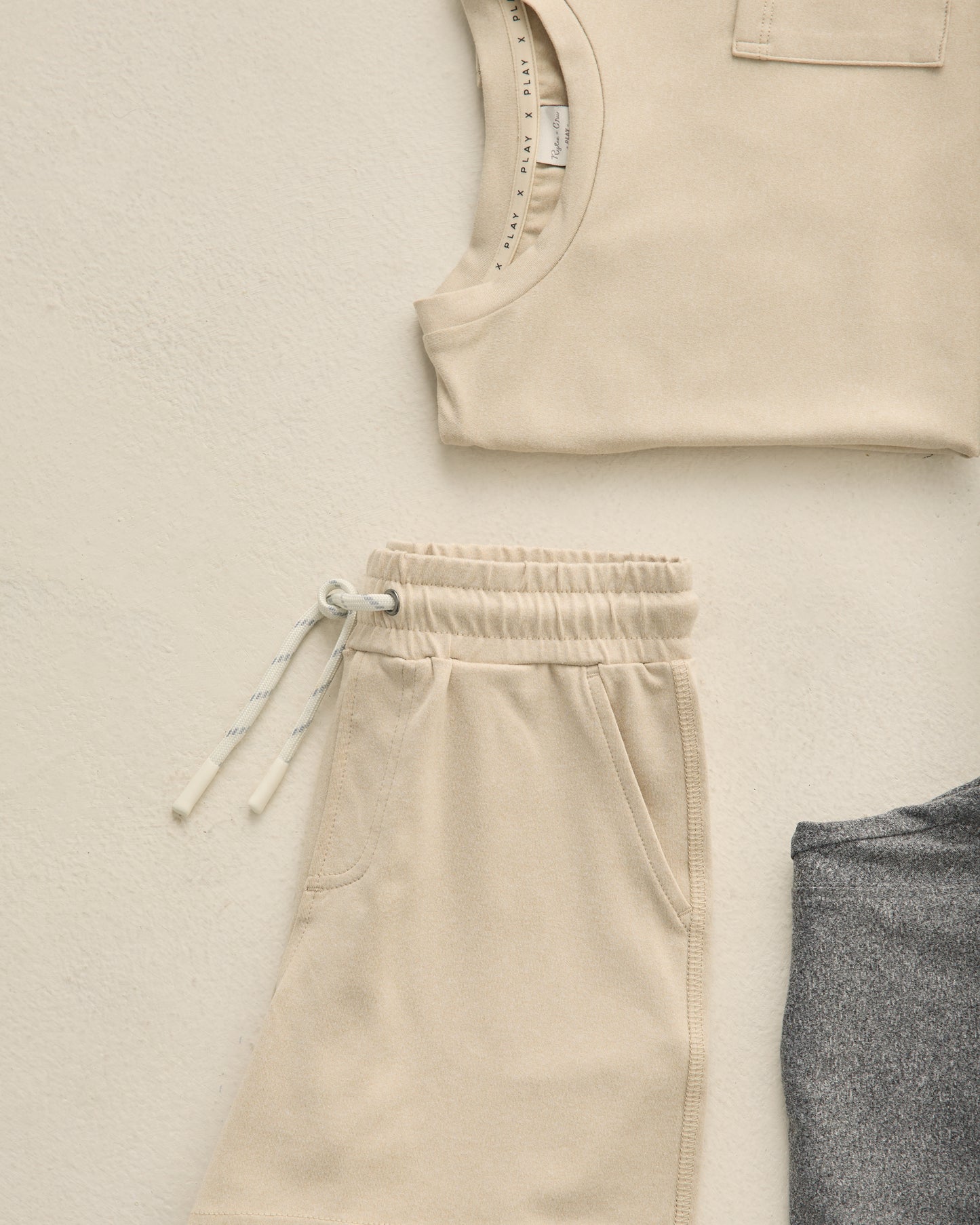 Cove Essential Pocket Tee || Heathered Pebble