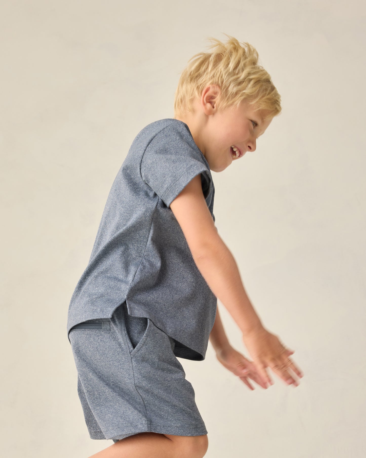 Oceanside Tech Short || Heathered Marine