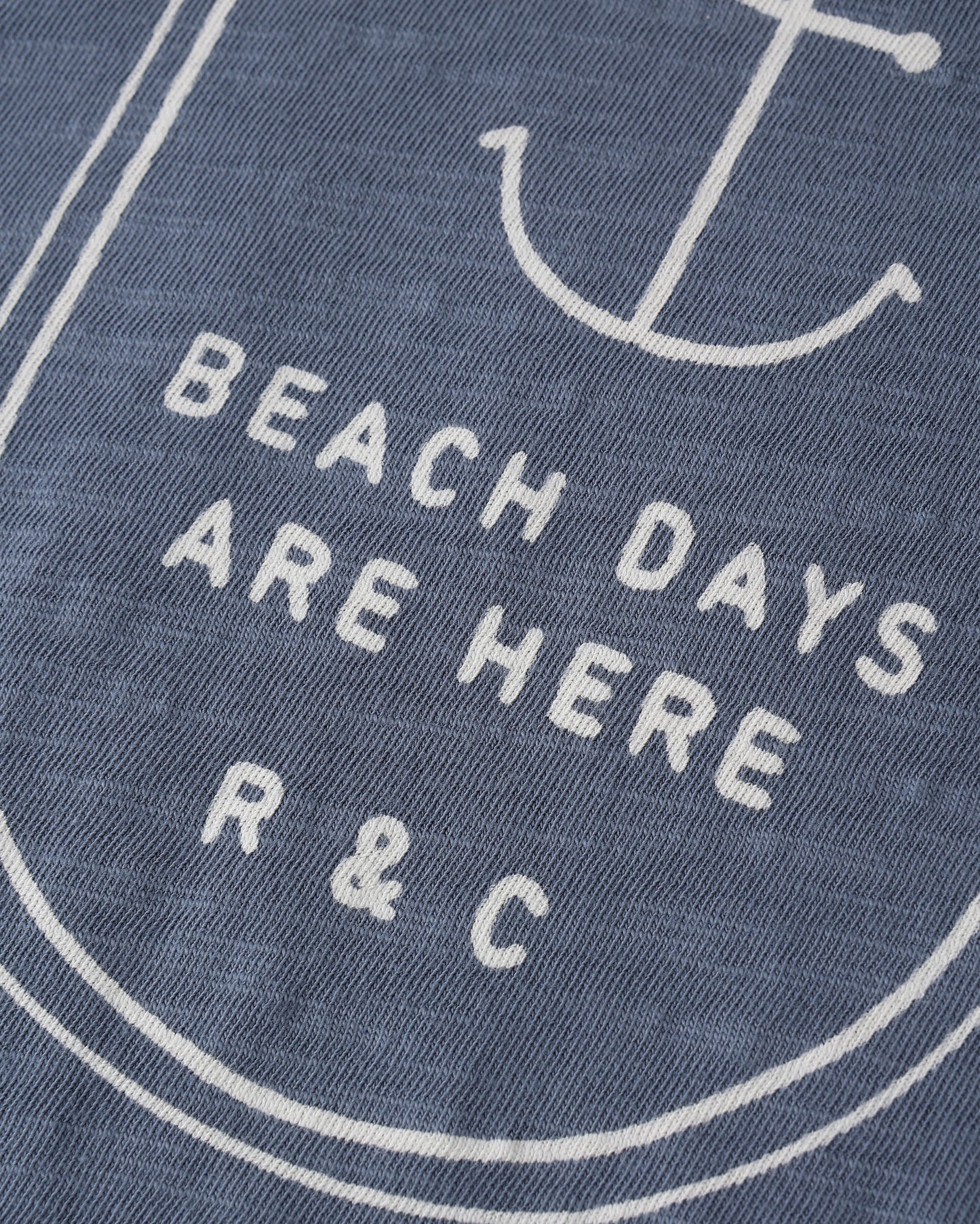 Raw Edge Tee || Beach Days