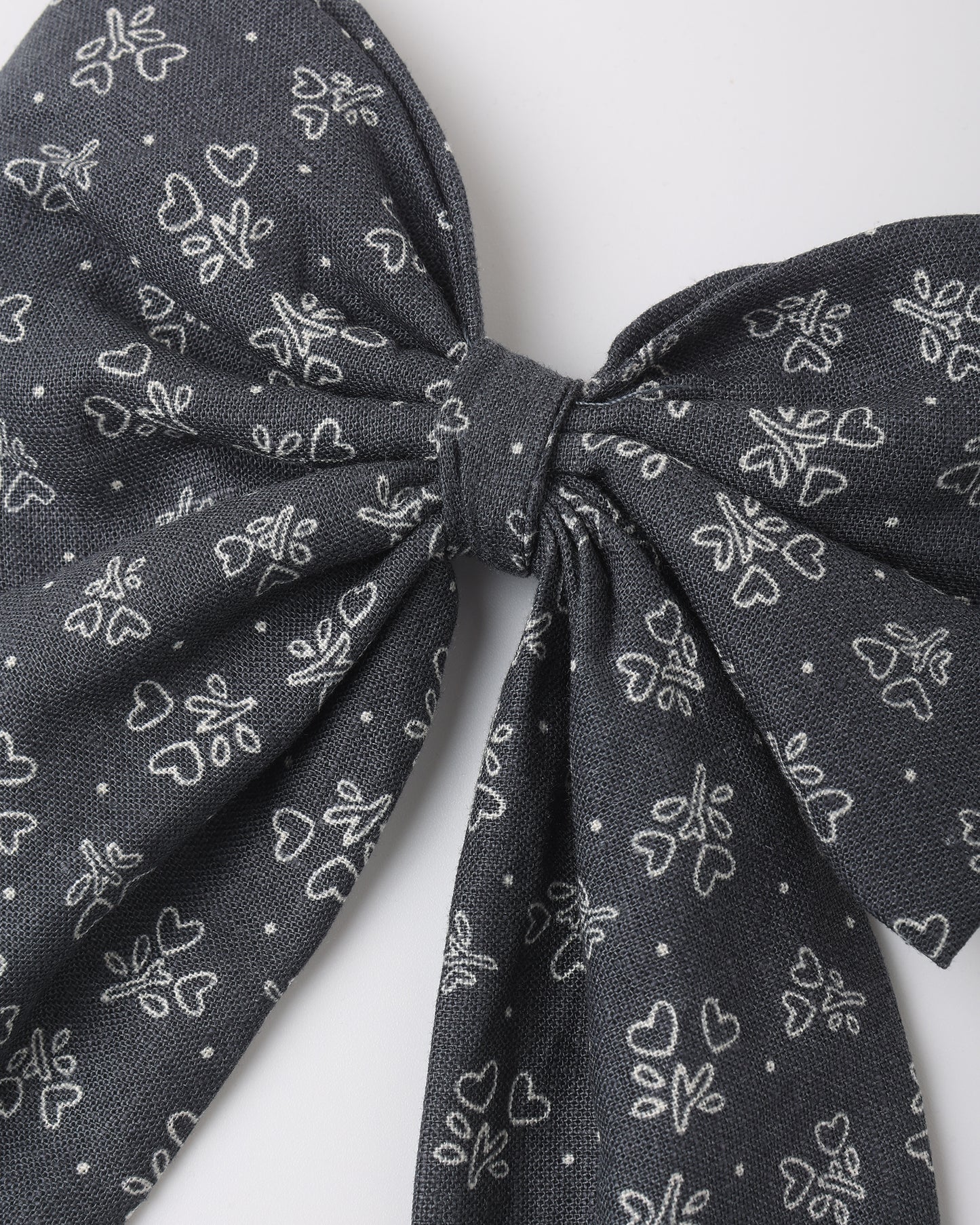Oversized Bow || Heart Ditsy