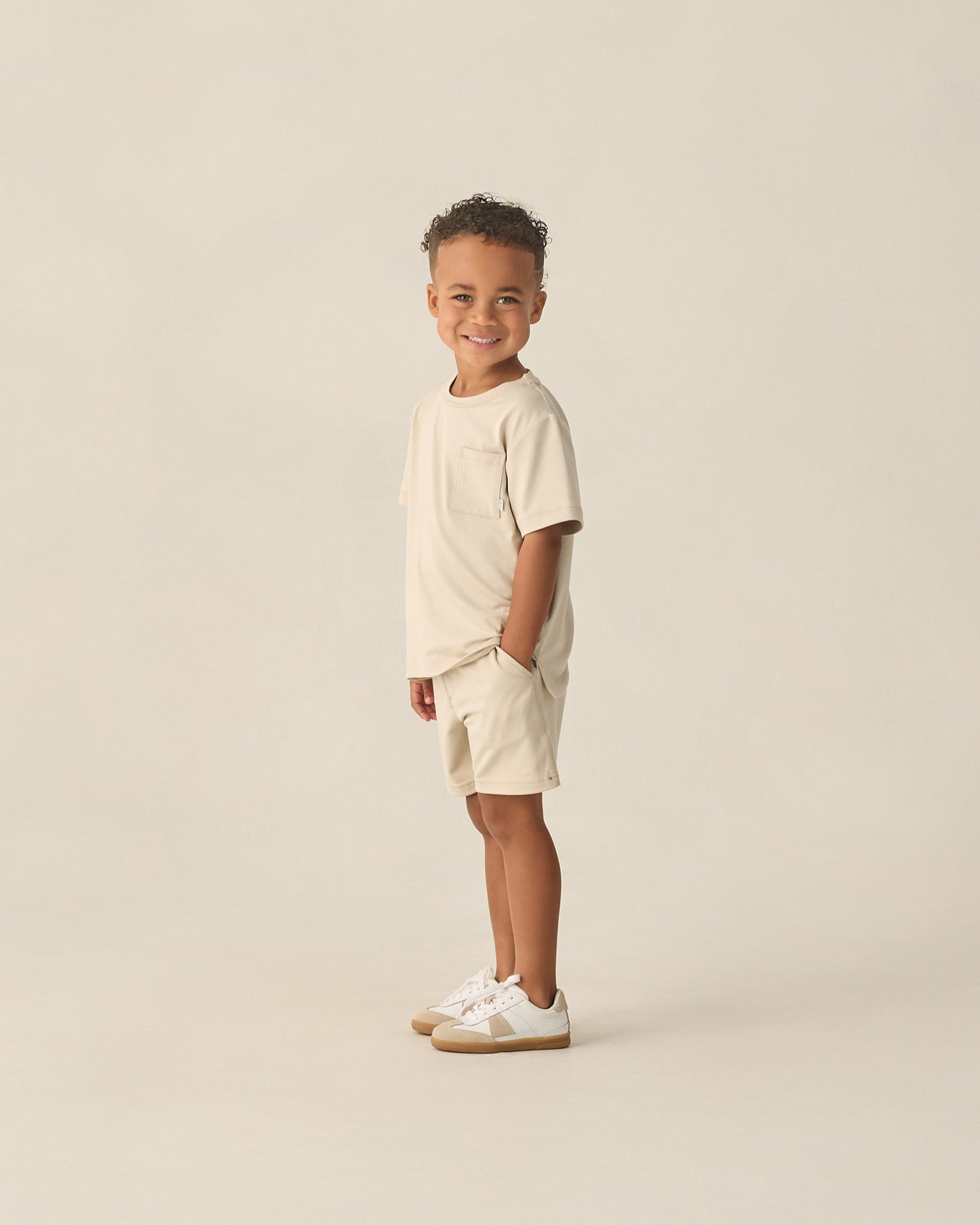 Oceanside Tech Short || Heathered Pebble