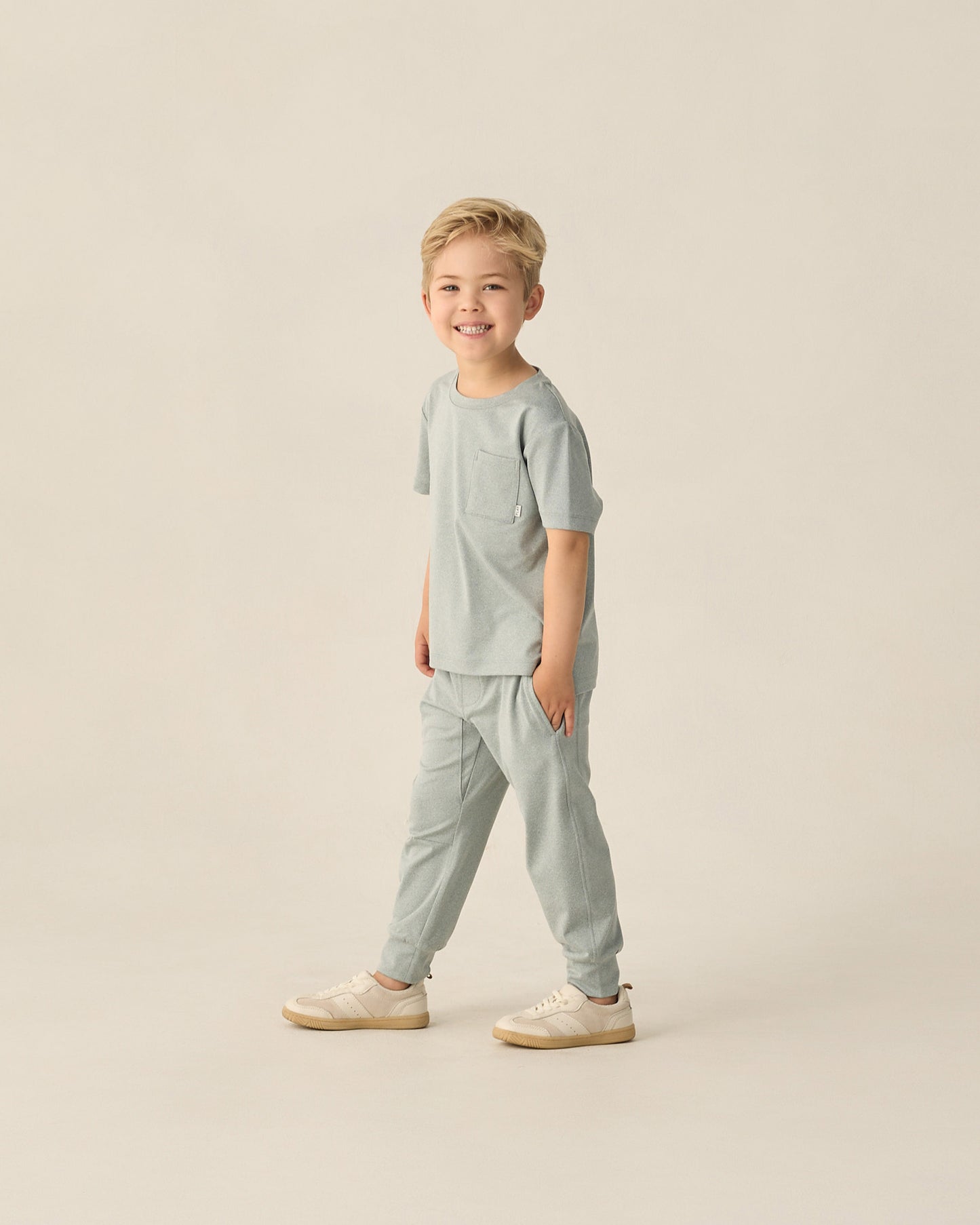 Cove Essential Pocket Tee || Heathered Sea Green