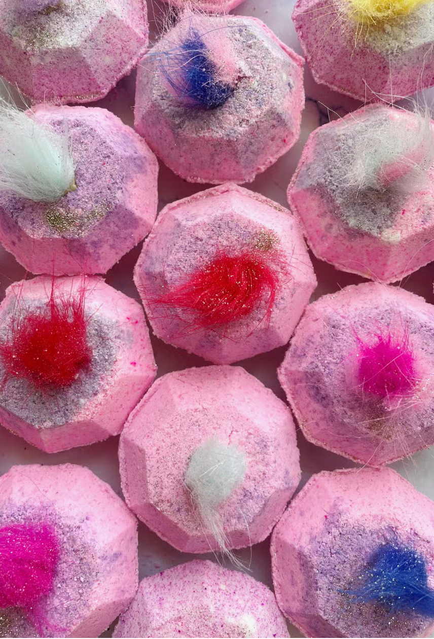 Troll Gem Bath Bomb - Toy Inside!