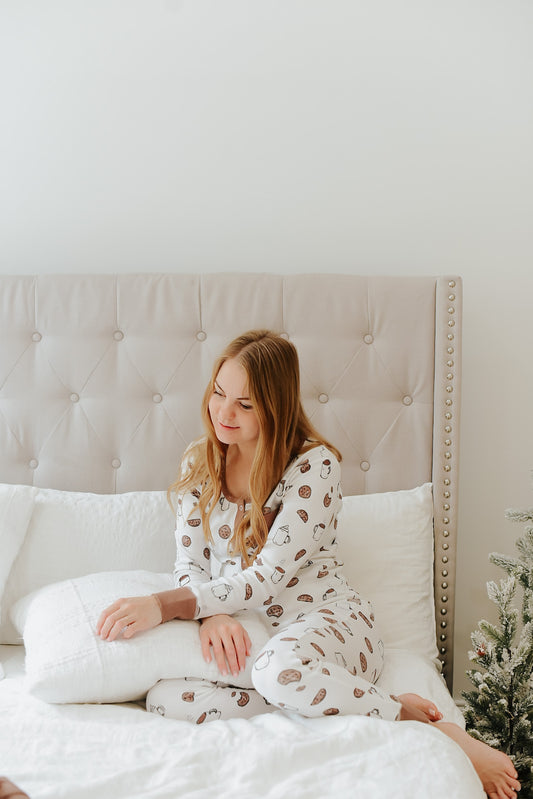 Women's Organic Holiday 2-Pc Lounge Set with Cap | Waiting For Santa