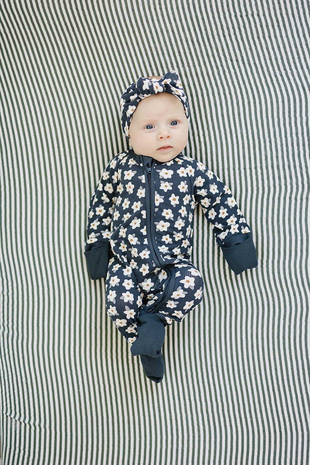 Ribbed Bamboo Zipper | Navy Daisy