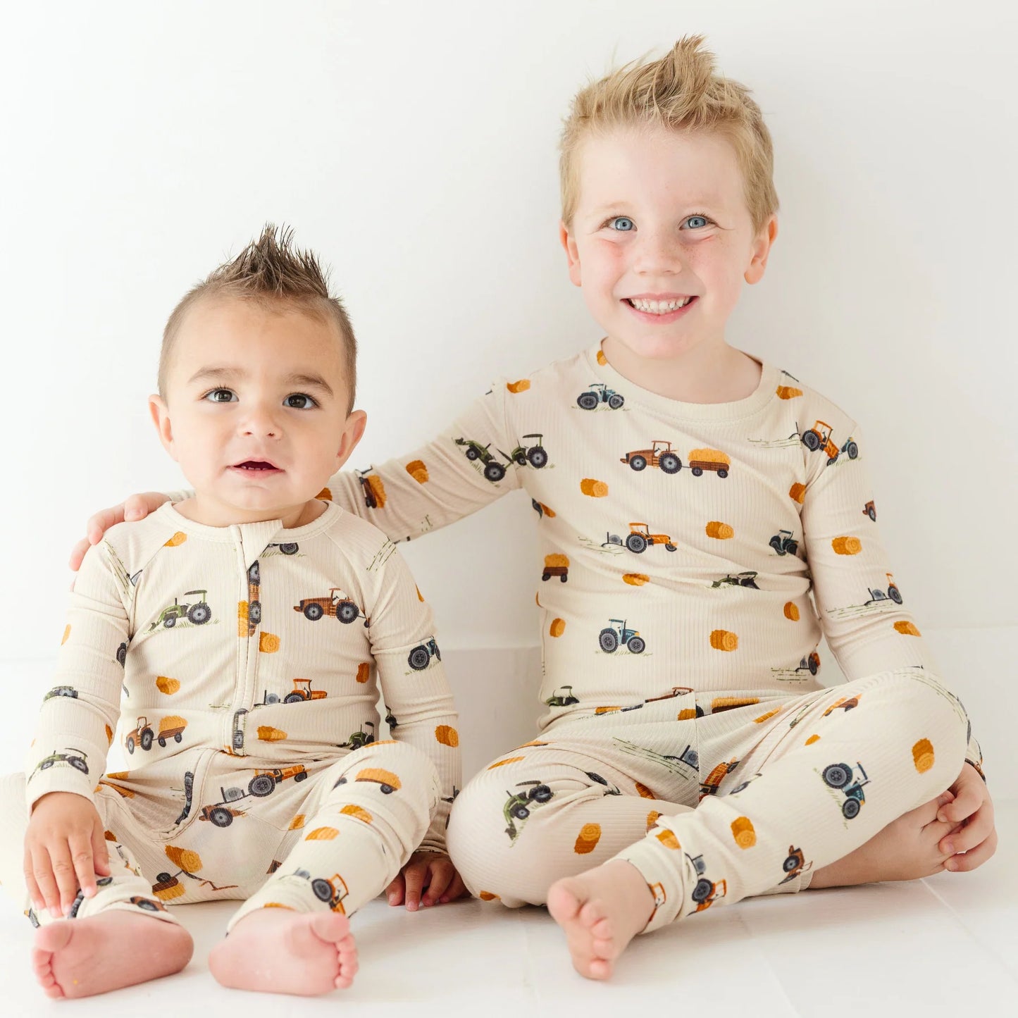 Bamboo Sleeper w/ Fold-Over Feet | Tractors (Small Ribbed)