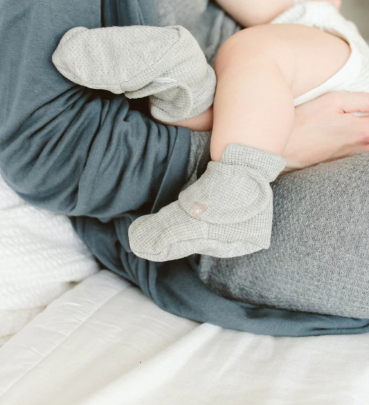 Organic Cotton Stay-On Baby Booties | Waffle Grey