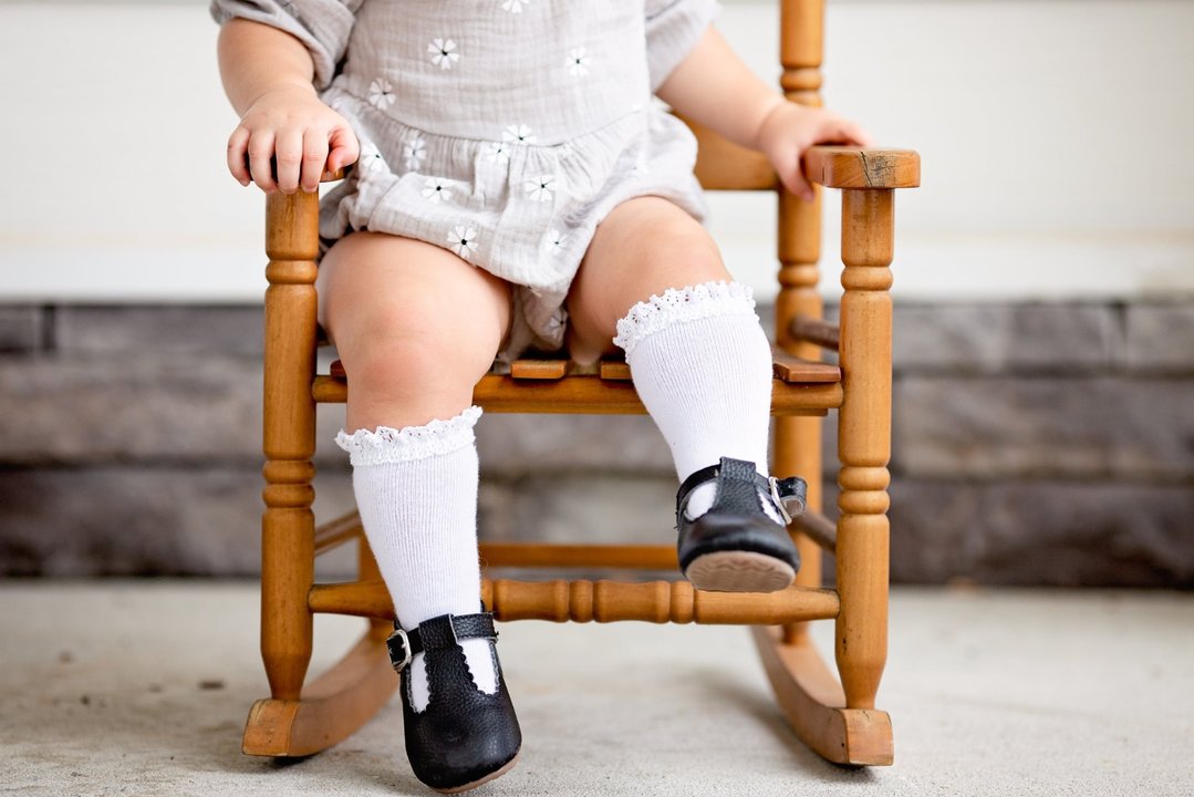 Lace Knee High Knit Socks | White